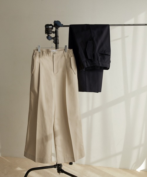 LUENNA（ルエナ）の「【LUENNA】Wide Straight Chino Pants / ワイドストレートチノパンツ（チノパンツ・メンズ・ベージュ/ブラック・S/M/L）」の3枚目の写真