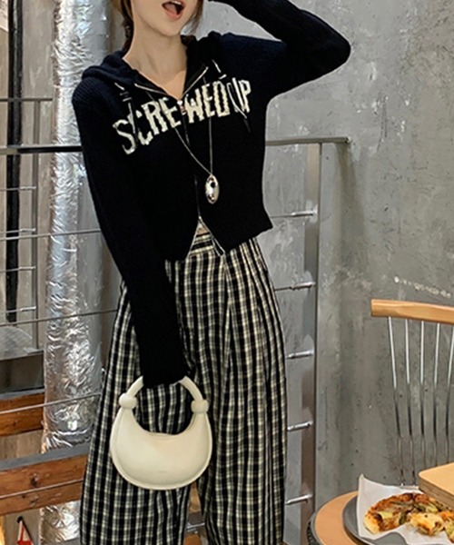 LYEON(リヨン)の「ストーン付きロゴニットZIPパーカー(パーカー・レディース・グレー/ブラック・FREE)」の1枚目の写真