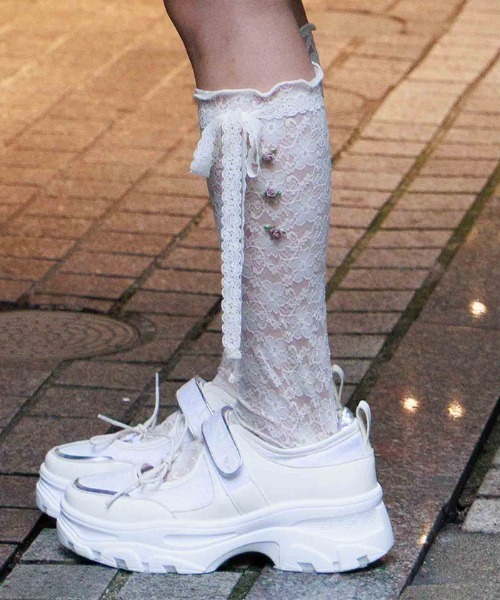 axes femme（アクシーズファム）の「ローズ×リボンレースソックス（ソックス/靴下・レディース・ブラック/キナリ・FREE）」の3枚目の写真