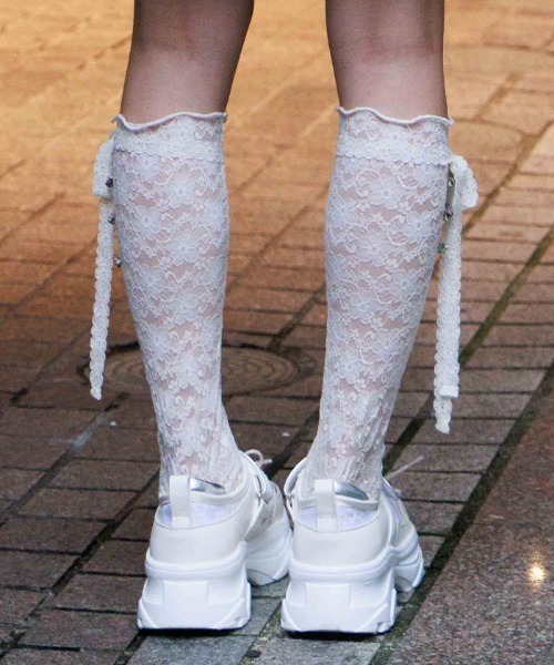 axes femme（アクシーズファム）の「ローズ×リボンレースソックス（ソックス/靴下・レディース・ブラック/キナリ・FREE）」の4枚目の写真