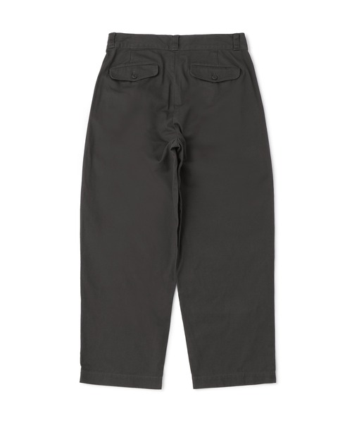 le cercle ADAM ET ROPE'(ルセルクルアダムエロペ)の「【3/2WORKS】別注/タックチノパンツ(その他パンツ・メンズ・チャコールグレー/ブラック/ベージュ・LL/M/L)」の4枚目の写真