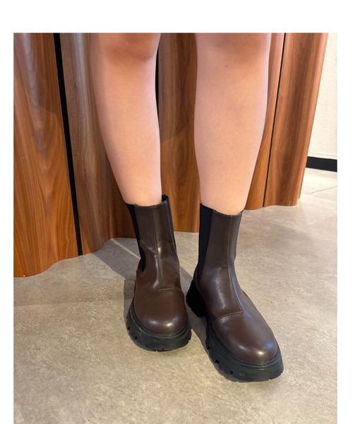 ROSE BUD(ローズバッド)の「CHELSEA BOOTS(ブーツ・レディース・ブラウン/ブラック・38/37/36/39)」の2枚目の写真