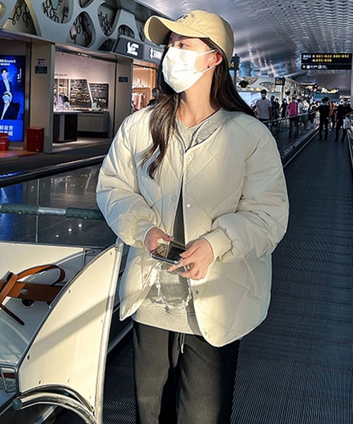 LAFFMO（ラフモ）の「ノーカラーミドル丈キルティングジャケット（ダウンジャケット/コート・レディース・ブラウン/ホワイト/ブラック・L/M/S）」の4枚目の写真