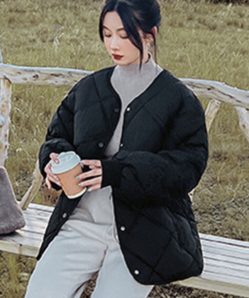 LAFFMO（ラフモ）の「ノーカラーミドル丈キルティングジャケット（ダウンジャケット/コート・レディース・ブラウン/ホワイト/ブラック・L/M/S）」の15枚目の写真