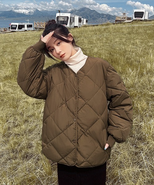 LAFFMO（ラフモ）の「ノーカラーミドル丈キルティングジャケット（ダウンジャケット/コート・レディース・ブラウン/ホワイト/ブラック・L/M/S）」の19枚目の写真