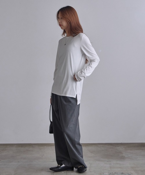c/est(シーエ)の「c/est/シーエ CECILY フィッシュテール クルーネックロンT 秋物 秋服 2026年秋冬(Tシャツ/カットソー・レディース・ホワイト/ブラック・FREE)」の12枚目の写真