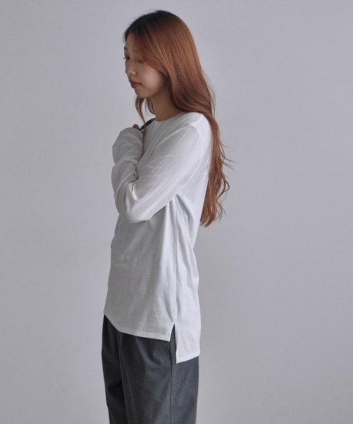 c/est(シーエ)の「c/est/シーエ CECILY フィッシュテール クルーネックロンT 秋物 秋服 2026年秋冬(Tシャツ/カットソー・レディース・ホワイト/ブラック・FREE)」の14枚目の写真