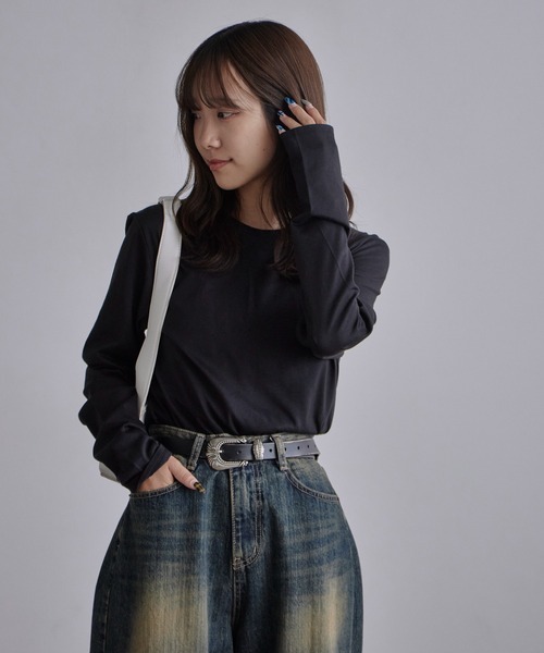 c/est(シーエ)の「c/est/シーエ CECILY フィッシュテール クルーネックロンT 秋物 秋服 2026年秋冬(Tシャツ/カットソー・レディース・ホワイト/ブラック・FREE)」の6枚目の写真