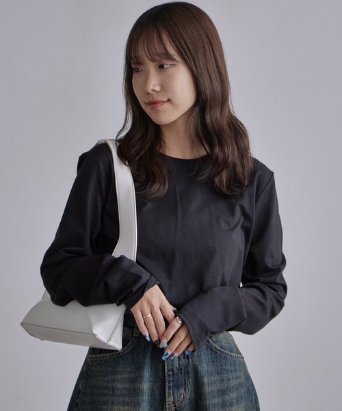 c/est(シーエ)の「c/est/シーエ CECILY フィッシュテール クルーネックロンT 秋物 秋服 2026年秋冬(Tシャツ/カットソー・レディース・ホワイト/ブラック・FREE)」の18枚目の写真