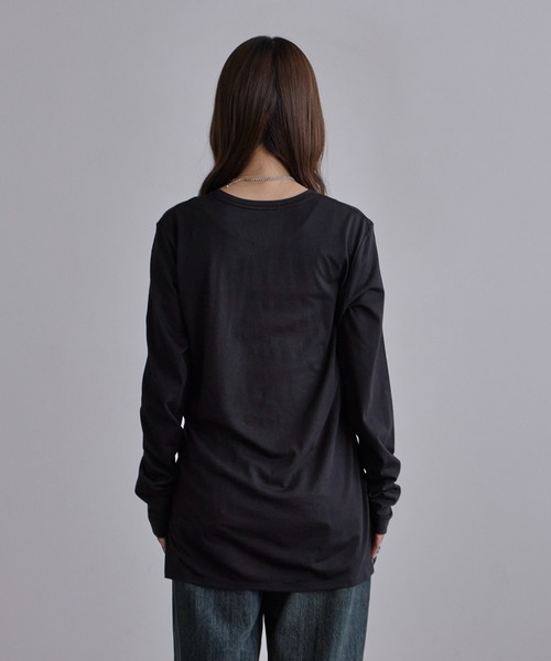 c/est(シーエ)の「c/est/シーエ CECILY フィッシュテール クルーネックロンT 秋物 秋服 2026年秋冬(Tシャツ/カットソー・レディース・ホワイト/ブラック・FREE)」の11枚目の写真