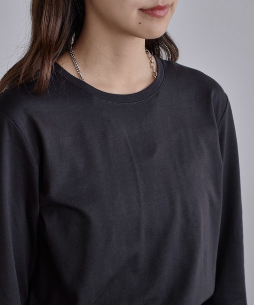 c/est(シーエ)の「c/est/シーエ CECILY フィッシュテール クルーネックロンT 秋物 秋服 2026年秋冬(Tシャツ/カットソー・レディース・ホワイト/ブラック・FREE)」の5枚目の写真