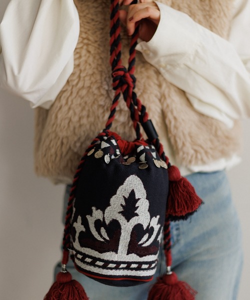 AMERICAN RAG CIE(アメリカンラグシー)の「【MEN , WOMEN】LEIN マティ幾何学柄刺繍ドロストバッグ(ショルダーバッグ・レディース・ベージュ/ブラック・FREE)」の12枚目の写真