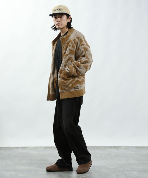 BAYFLOW（ベイフロー）の「ジャガードニットZIPブルゾン（ニット/セーター・メンズ・キャメル/チャコールグレー・LARGE/MEDIUM）」の4枚目の写真