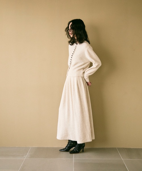 Lutim by u(ルチバイユー)の「Gathered design heel boots / ギャザーデザインヒールブーツ(ブーツ・レディース・キャメル/ホワイト/ブラック・24.5/23.5)」の9枚目の写真