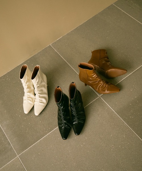 Lutim by u(ルチバイユー)の「Gathered design heel boots / ギャザーデザインヒールブーツ(ブーツ・レディース・キャメル/ホワイト/ブラック・24.5/23.5)」の21枚目の写真