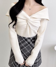フロントツイストオフショルニット