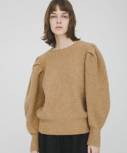 LAATO(ラート)の「shoulder tuck knit(ニット/セーター・レディース・キャメル/ブラウン・FREE)」の1枚目の写真