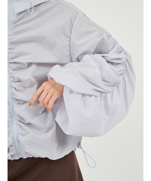 emmi（エミ）の「撥水 ギャザーフーディーブルゾン（ブルゾン・レディース・ライム/ブラウン/ライトブルー・F）」の9枚目の写真