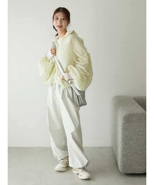 emmi（エミ）の「撥水 ギャザーフーディーブルゾン（ブルゾン・レディース・ライム/ブラウン/ライトブルー・F）」の19枚目の写真