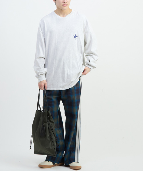 CONVERSE TOKYO（コンバーストウキョウ）の「NYLON GATHERED TOTE BAG（トートバッグ・レディース・ブラック/ブラウン/カーキ・FREE）」の5枚目の写真