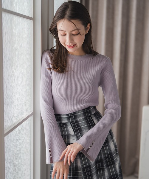 MISCH MASCH(ミッシュマッシュ)の「ラメ配色フレア袖ハイネックニット(ニット/セーター・レディース・ベージュ/ラベンダー/ブラック/グレー・フリ-)」の4枚目の写真