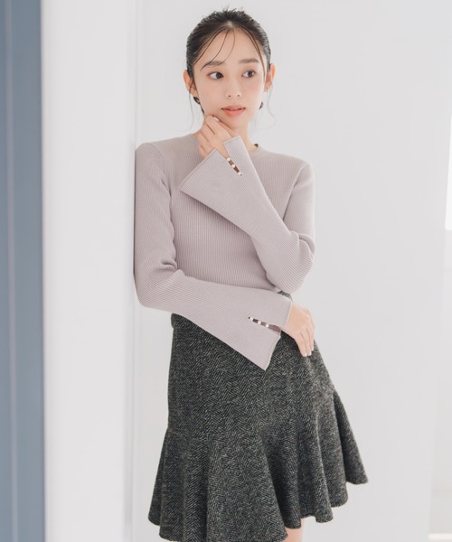 MISCH MASCH(ミッシュマッシュ)の「ラメ配色フレア袖ハイネックニット(ニット/セーター・レディース・ベージュ/ラベンダー/ブラック/グレー・フリ-)」の8枚目の写真