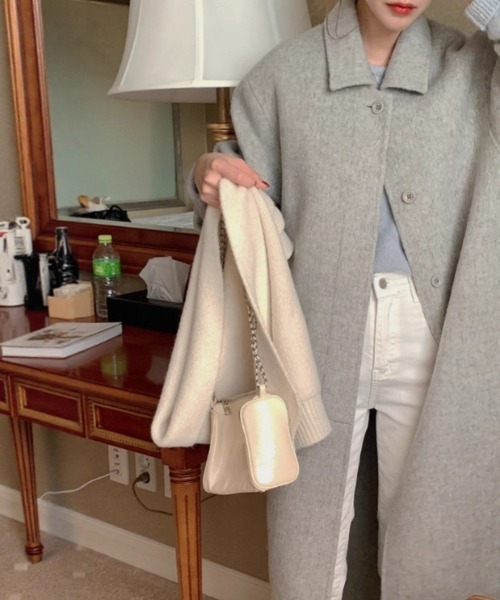 FREE STYLISTS(フリー スタイリスト)の「YUGA_YGMC Single-breasted wool coat with hidden placket(ステンカラーコート・レディース・ライトグレー/ブラック・FREE)」の2枚目の写真
