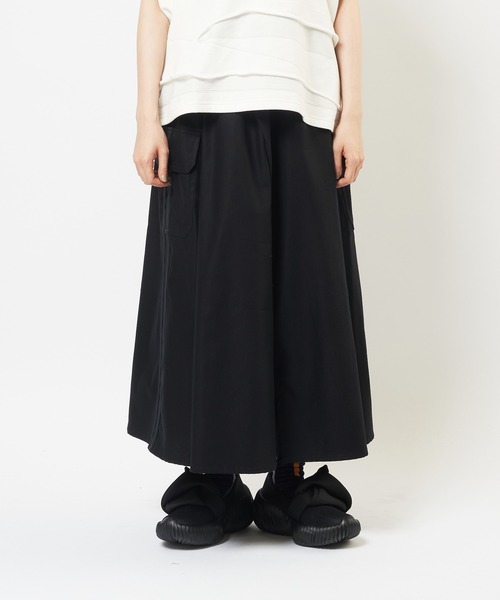gomme（ゴム）の「サイドラインフレアスカート（スカート・レディース・ブラック・MEDIUM）」の2枚目の写真