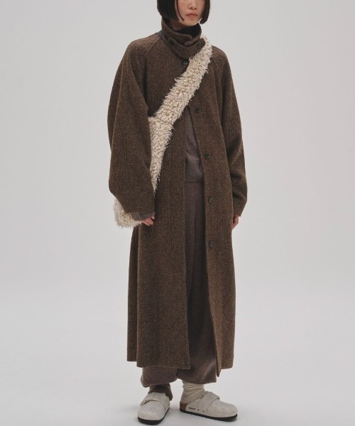 TODAYFUL(トゥデイフル)の「TODAYFUL Volume Fur Shoulderbag 12521035(ショルダーバッグ・レディース・ベージュ・FREE)」の3枚目の写真