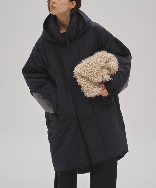 TODAYFUL(トゥデイフル)の「TODAYFUL Volume Fur Shoulderbag 12521035(ショルダーバッグ・レディース・ベージュ・FREE)」の9枚目の写真