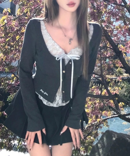 ViViDAY(ビビデー)の「襟リボンレイヤード風レース長袖カットソー(Tシャツ/カットソー・レディース・ダークグレー/ホワイト/ブラック・M)」の6枚目の写真