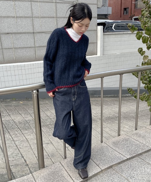 UNE MANSION(ユヌマンション)の「バイカラーステッチふわふわ編み込みVネックニット(ニット/セーター・レディース・グレー/ベージュ/ネイビー・FREE)」の13枚目の写真