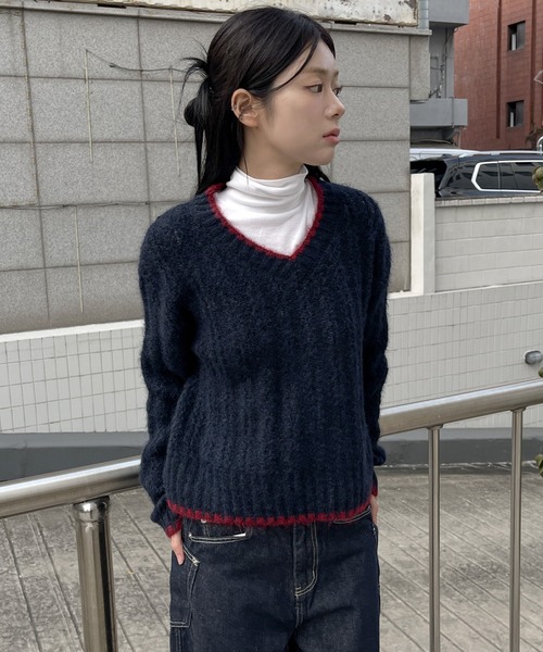 UNE MANSION(ユヌマンション)の「バイカラーステッチふわふわ編み込みVネックニット(ニット/セーター・レディース・グレー/ベージュ/ネイビー・FREE)」の14枚目の写真