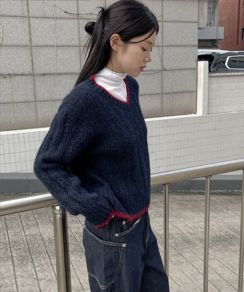 UNE MANSION(ユヌマンション)の「バイカラーステッチふわふわ編み込みVネックニット(ニット/セーター・レディース・グレー/ベージュ/ネイビー・FREE)」の15枚目の写真
