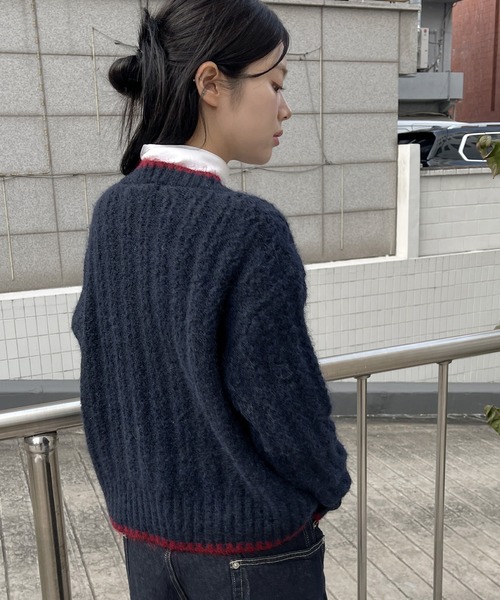 UNE MANSION(ユヌマンション)の「バイカラーステッチふわふわ編み込みVネックニット(ニット/セーター・レディース・グレー/ベージュ/ネイビー・FREE)」の20枚目の写真
