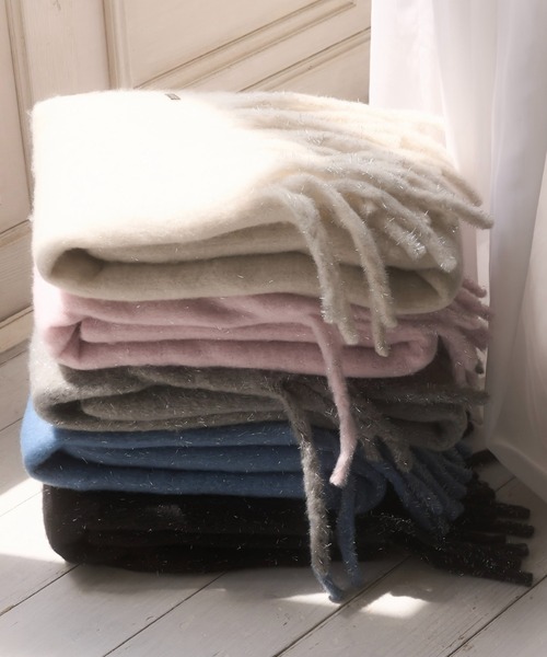 mellowneon（メロウネオン）の「グリッターラメボリュームマフラー（マフラー・レディース・ピンク/グレー/ブルー/アイボリー/ブラック/ブラウン/ボルドー・FREE）」の20枚目の写真