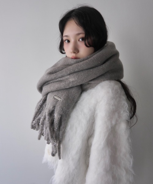 mellowneon（メロウネオン）の「グリッターラメボリュームマフラー（マフラー・レディース・ピンク/グレー/ブルー/アイボリー/ブラック/ブラウン/ボルドー・FREE）」の9枚目の写真