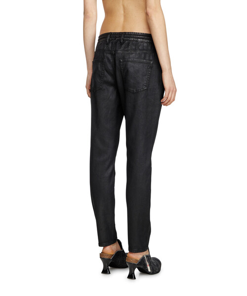 DIESEL(ディーゼル)の「ウィメンズ デニムパンツ 2034 D-KRAILEY-B JOGG(デニムパンツ・レディース・ブラック・25inch/29inch/27inch)」の3枚目の写真