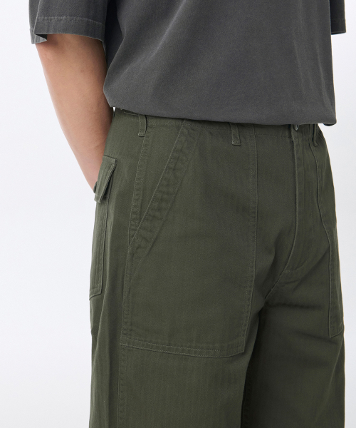 MUSINSA STANDARD（ムシンサスタンダード）の「コットンヘリンボーンレプリカパーティグパンツ[カーキ]（その他パンツ・メンズ・その他・26/27/28/29/30/31/32/33/34/36/42）」の9枚目の写真