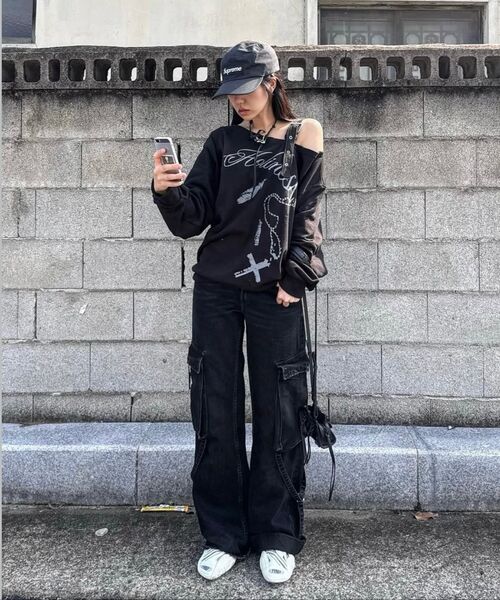 FANCY CLUB(ファンシークラブ)の「ワンショルダーバックルスウェットシャツ (ブラック)_F24ZB063(スウェット・レディース・その他・ONE)」の17枚目の写真