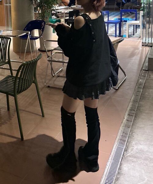 FANCY CLUB(ファンシークラブ)の「ワンショルダーバックルスウェットシャツ (ブラック)_F24ZB063(スウェット・レディース・その他・ONE)」の14枚目の写真