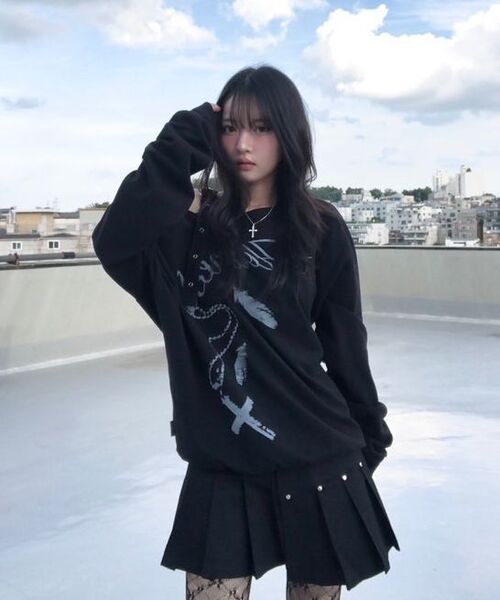 FANCY CLUB(ファンシークラブ)の「ワンショルダーバックルスウェットシャツ (ブラック)_F24ZB063(スウェット・レディース・その他・ONE)」の3枚目の写真
