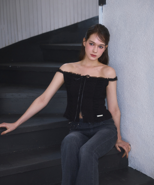 ROSEFRANTZ（ロゼフランツ）の「Lace Off Shoulder Sleeveless [Black]（シャツ/ブラウス・レディース・ブラック・MEDIUM/SMALL）」の3枚目の写真