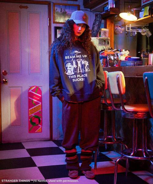 Green　Parks（グリーンパークス）の「■STRANGER THINGS×MINNETONKA コーデュロイキャップ（キャップ・レディース・ベージュ/チャコールグレー・FREE）」の4枚目の写真