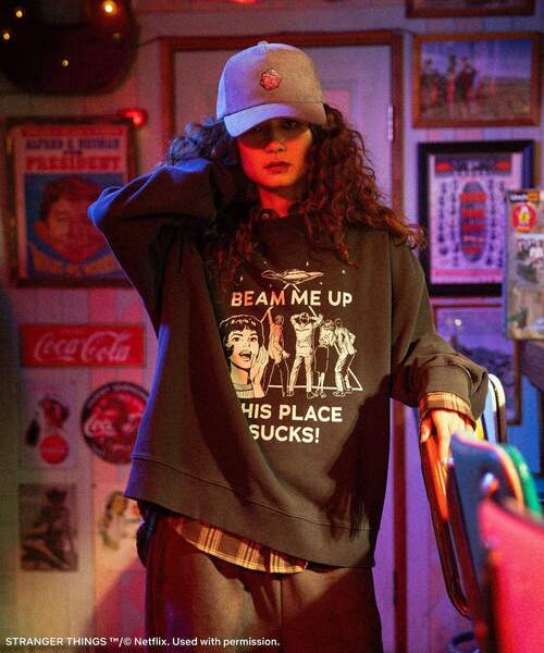 Green　Parks（グリーンパークス）の「■STRANGER THINGS×MINNETONKA コーデュロイキャップ（キャップ・レディース・ベージュ/チャコールグレー・FREE）」の6枚目の写真