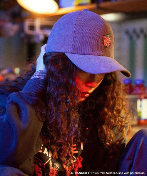 Green　Parks（グリーンパークス）の「■STRANGER THINGS×MINNETONKA コーデュロイキャップ（キャップ・レディース・ベージュ/チャコールグレー・FREE）」の8枚目の写真