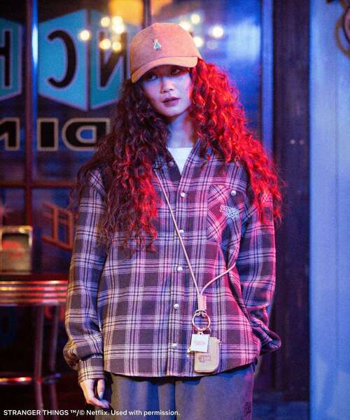 Green　Parks（グリーンパークス）の「■STRANGER THINGS×MINNETONKA コーデュロイキャップ（キャップ・レディース・ベージュ/チャコールグレー・FREE）」の10枚目の写真