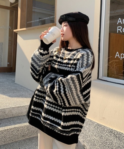 DEVICE（デバイス）の「ボーダー オーバーサイズ ふわもこニット セーター グラデーション（ニット/セーター・レディース・ブラック・FREE）」の2枚目の写真
