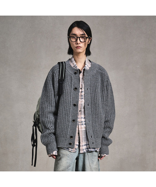 LMOOD(エルムード)の「バルキー クルー ラウンド ニット カーディガン(カーディガン/ボレロ・メンズ・ブラック/ライトグレー/ブルー・44/46/48)」の2枚目の写真