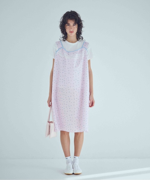 SEA(シー)の「フローラル スモックドレス(ワンピース・レディース・ピンク/ホワイト/チャコールグレー・ONE SIZE)」の4枚目の写真